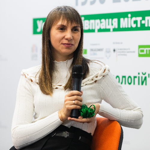   - спікер - online вебінари та конференції.